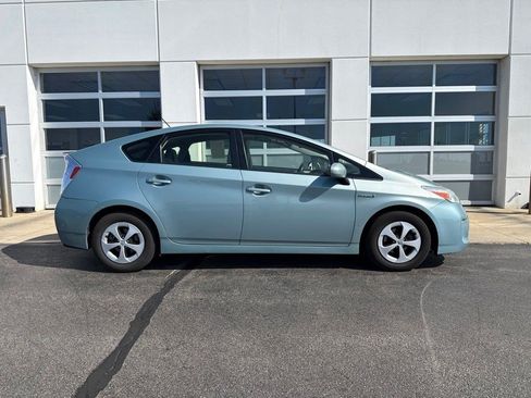 Used 2014 Toyota Prius Three FWD image 3