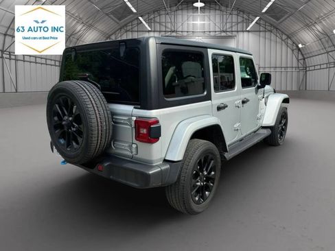 Used 2023 Jeep Wrangler Unlimited Sahara w/ Cold Weather Group AWD/4WD image 2