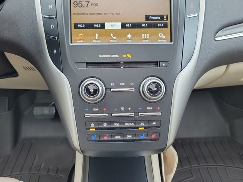 Used 2017 Lincoln MKC Reserve FWD image 15