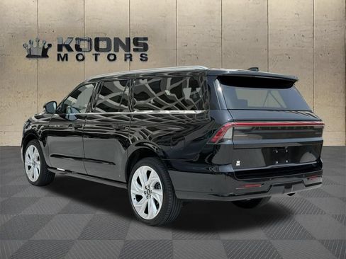 Used 2025 Lincoln Navigator L Black Label AWD/4WD image 3