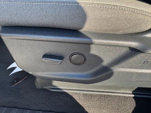 Used 2025 Ford F250 XLT w/ FX4 Off-Road Package image 16