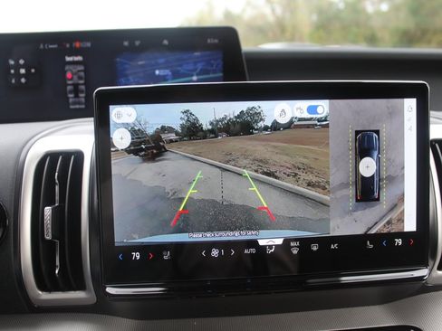 New 2025 Ford Expedition Active image 6