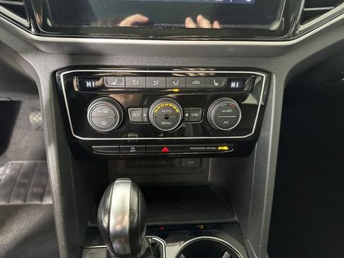 Used 2022 Volkswagen Atlas SE image 24