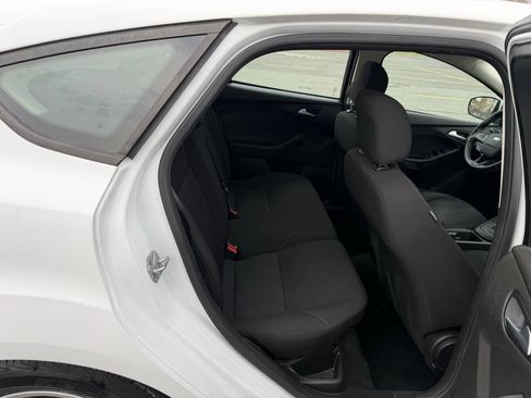 Used 2016 Ford Focus SE FWD image 12