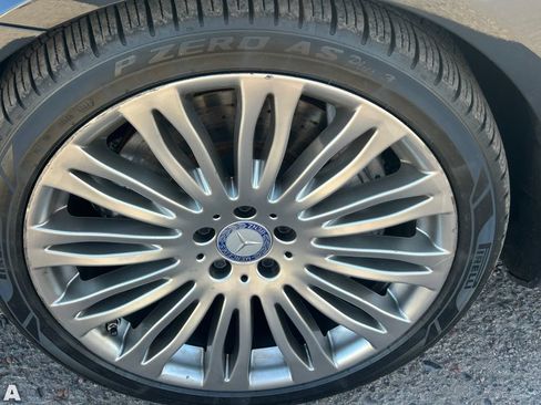Used 2017 Mercedes-Benz S 550 Sedan w/ Premium Package image 5