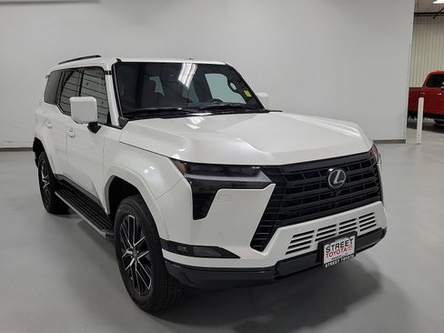 Used 2026 Lexus GX 550 w/ Cold Area Package AWD/4WD image 3