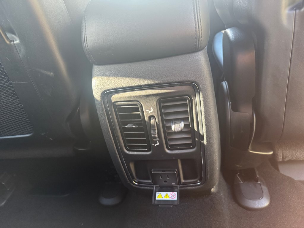 Used 2020 Jeep Grand Cherokee Altitude AWD/4WD image 18