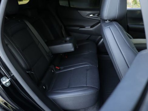 Used 2025 Chevrolet Equinox LT w/ Convenience Package II FWD image 31