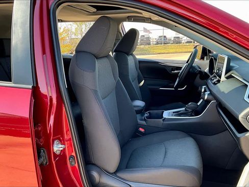 Used 2023 Toyota RAV4 XLE image 8