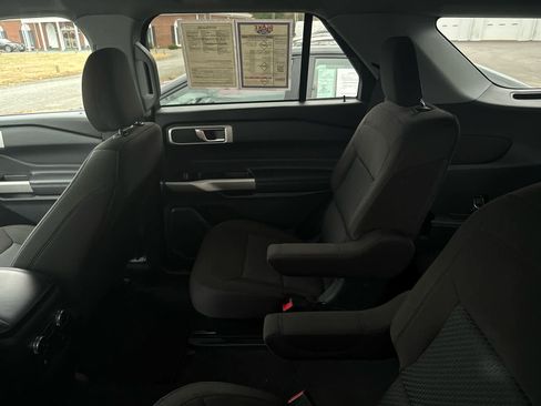 Used 2022 Ford Explorer XLT image 14