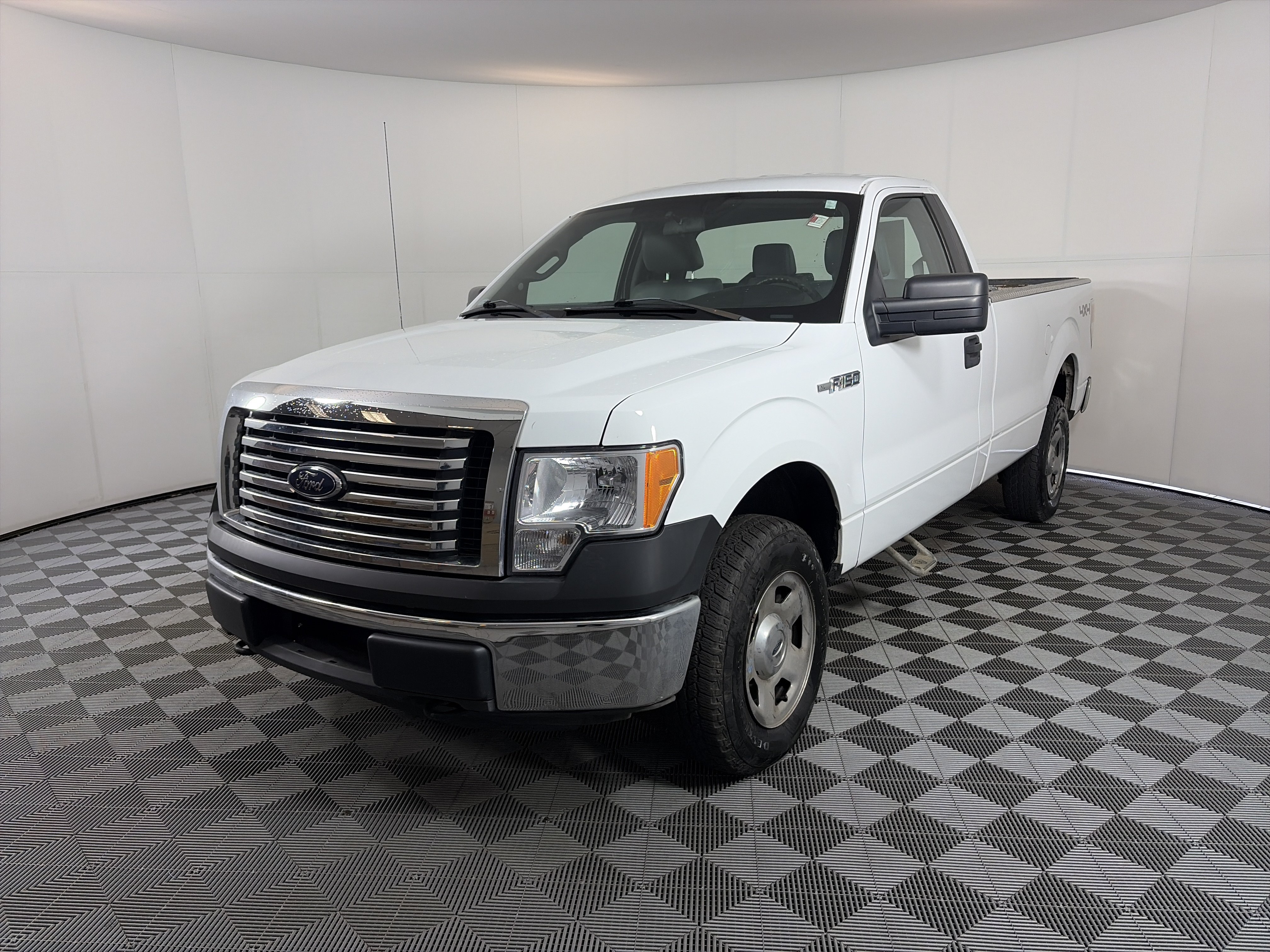 Used 2013 Ford F150 XL w/ Mid Equipment Group AWD/4WD image 2