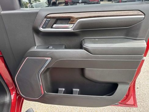 Used 2024 GMC Sierra 1500 Elevation image 17