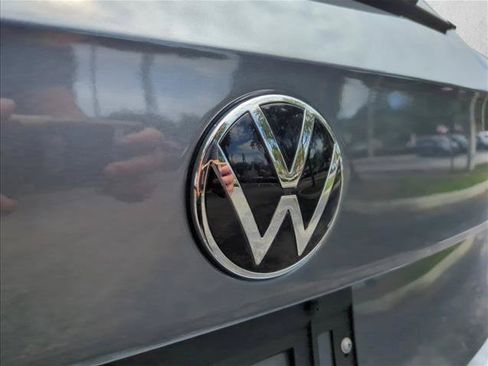 Used 2023 Volkswagen Taos SE FWD image 26