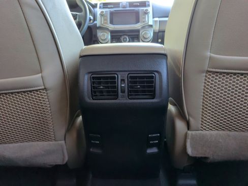 Used 2017 Toyota 4Runner SR5 Premium image 33