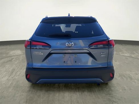 Used 2024 Toyota Corolla Cross XLE image 4
