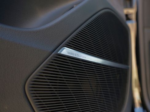 Used 2022 Audi RS Q8 w/ Black Optic Package image 16