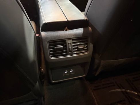 Certified 2025 Nissan Rogue SV w/ SV Premium Package FWD image 27