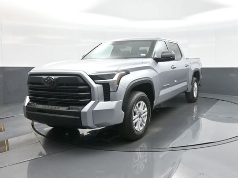 New 2026 Toyota Tundra SR5 AWD/4WD image 4