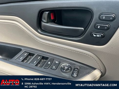 Used 2023 Honda Odyssey EX-L image 19
