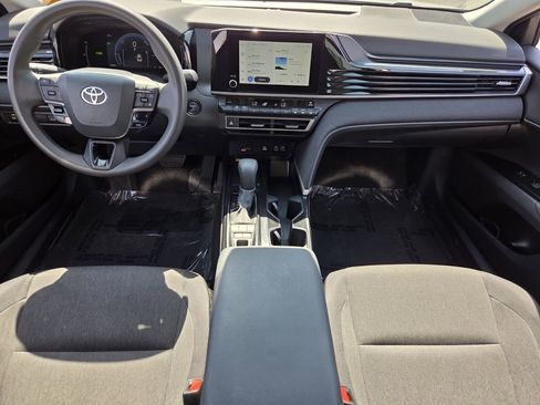 Used 2025 Toyota Camry LE FWD image 8