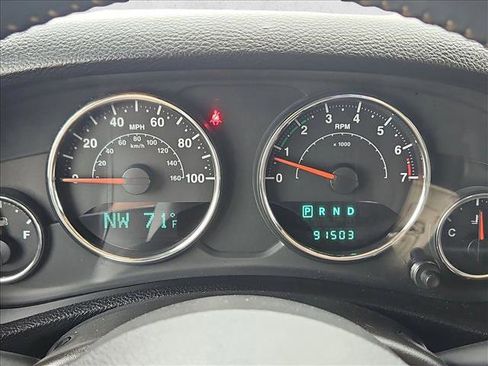 Used 2014 Jeep Wrangler Freedom Edition image 11