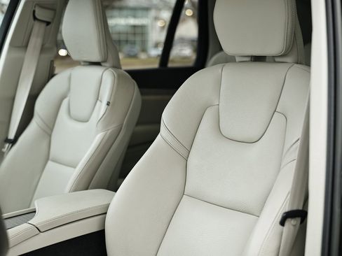 Used 2023 Volvo XC90 B5 Plus w/ Protection Package image 21