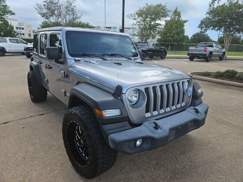 Used 2019 Jeep Wrangler Unlimited Sport S AWD/4WD image 4