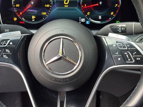 Used 2022 Mercedes-Benz E 350 Sedan image 15