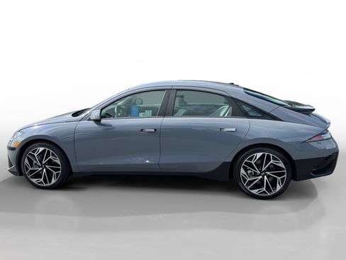 Used 2024 Hyundai Ioniq 6 SEL RWD image 2