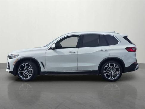 Used 2022 BMW X5 sDrive40i w/ Premium Package image 3