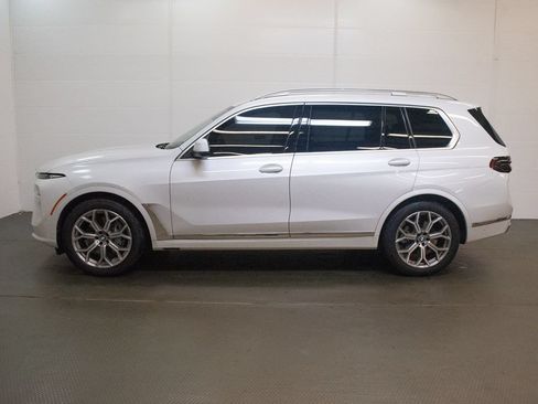 Used 2025 BMW X7 xDrive40i w/ Climate Comfort Package AWD/4WD image 7