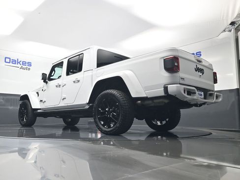 Used 2023 Jeep Gladiator Overland image 42