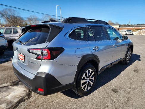 Used 2025 Subaru Outback Premium image 21