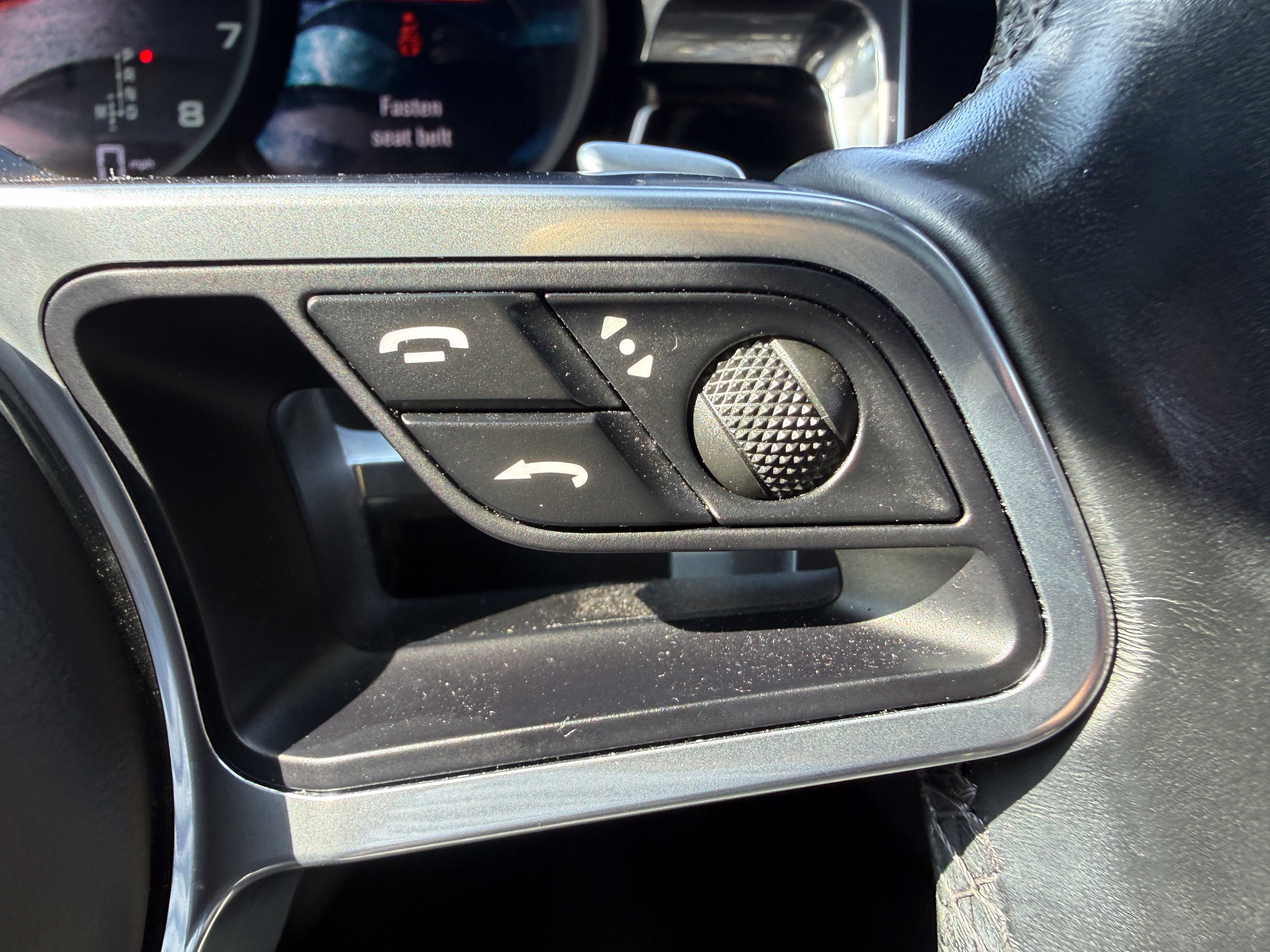 Used 2020 Porsche Macan AWD/4WD image 12