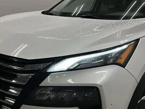 Used 2024 Nissan Rogue SV AWD/4WD image 31