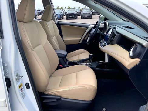 Used 2014 Toyota RAV4 Limited w/ Technology Package image 9