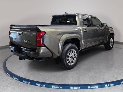 Used 2025 Toyota Tacoma Limited AWD/4WD image 6