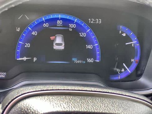 Used 2022 Toyota Corolla Cross XLE image 19