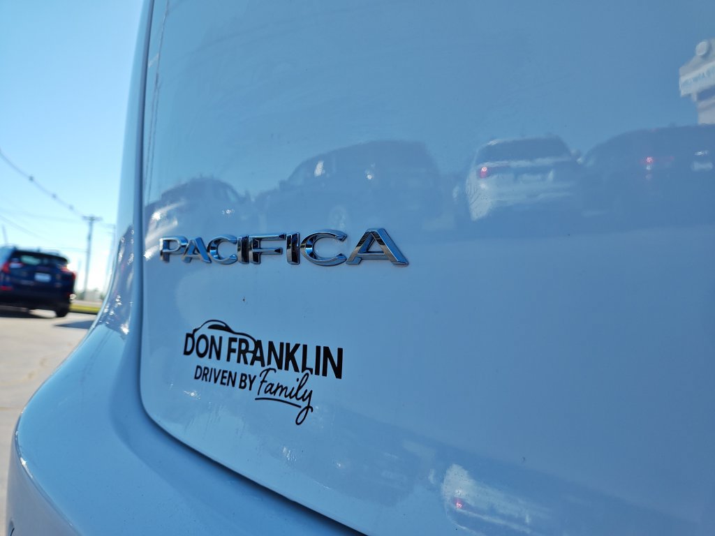 Used 2026 Chrysler Pacifica Limited FWD image 29