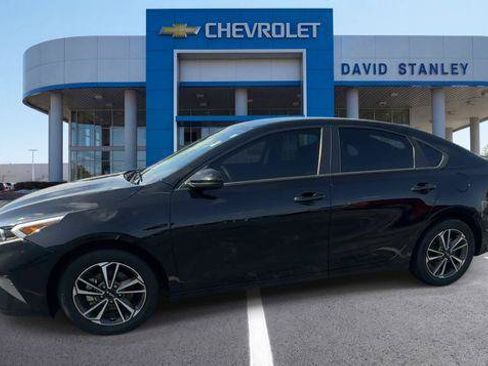 Used 2023 Kia Forte LXS FWD image 5