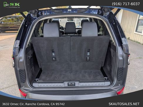 Used 2017 Land Rover Discovery SE AWD/4WD image 41