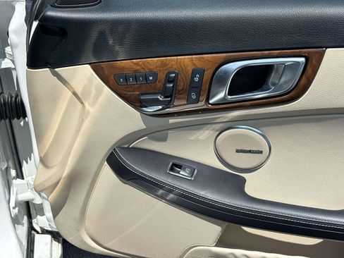 Used 2014 Mercedes-Benz SLK 250 image 16