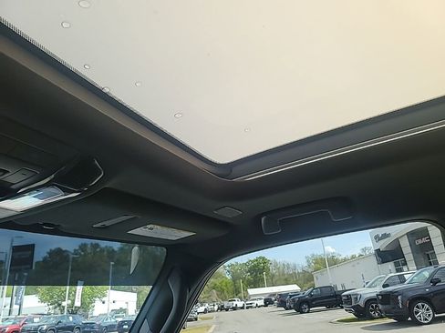 Used 2024 Lexus GX 550 w/ Accessory Package (Z1) image 18