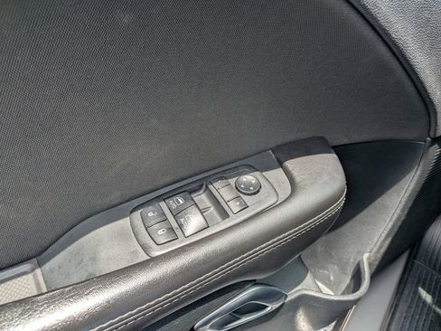 Used 2018 Dodge Challenger SXT RWD image 9