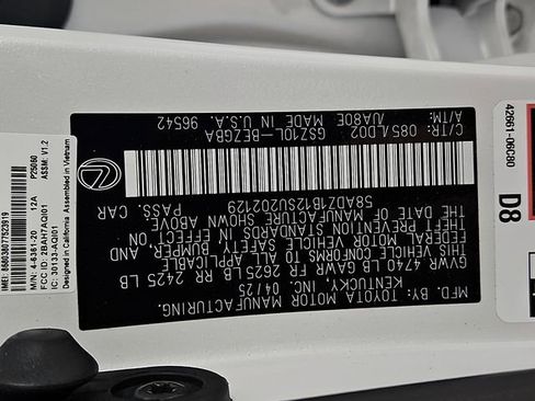 Used 2025 Lexus ES 350 w/ Premium Package image 30