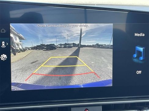 Used 2023 Hyundai Elantra SEL w/ Convenience Package image 28