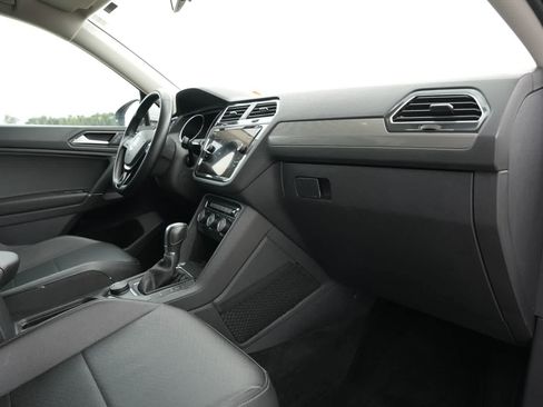 Used 2018 Volkswagen Tiguan SE w/ 3rd Row Seat Package AWD/4WD image 22