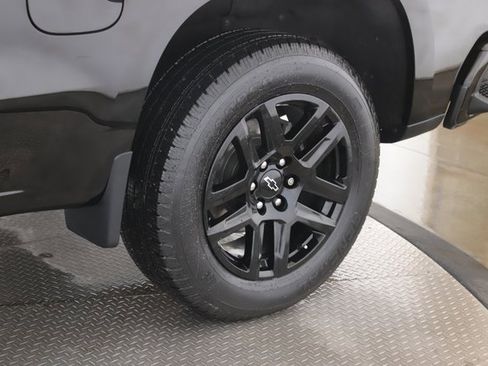 Used 2023 Chevrolet Silverado 1500 Custom image 14