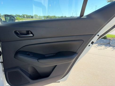 Used 2025 Nissan Altima 2.5 SV FWD image 29