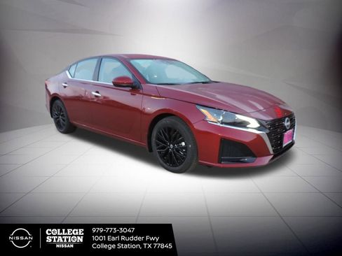 New 2025 Nissan Altima 2.5 SV w/ SV Special Edition Package image 3